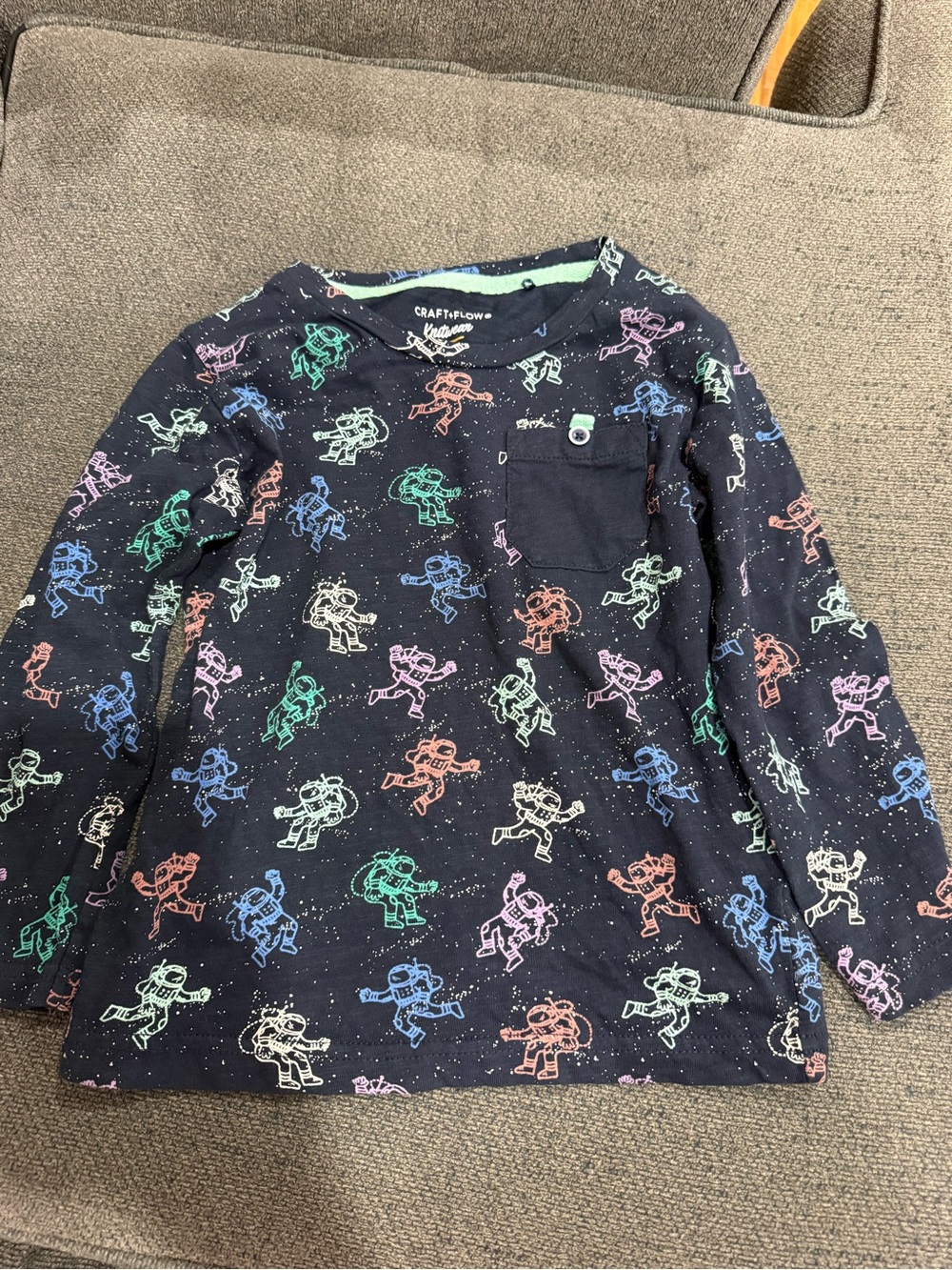 Craft & Bloom Navy Long-Sleeve Robot Pocket Tee for Kids